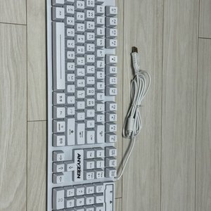 ANYZEN LED 게이밍 유선 키보드 팔아요(구성품 포함)