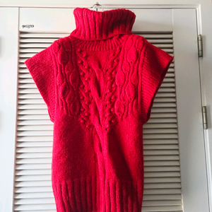 오버핏 진한 빨강 터틀넥 꽈배기 니트 롱조끼(프리사이즈)