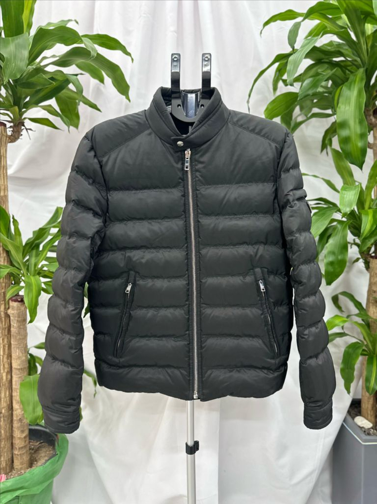 프라다 삼각로고 숏 패딩 자켓 48 이미지