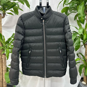 프라다 삼각로고 숏 패딩 자켓 48 이미지