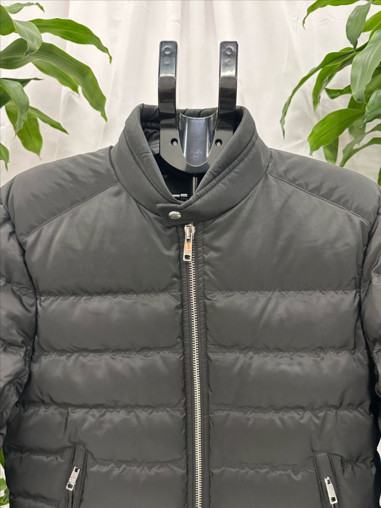 프라다 삼각로고 숏 패딩 자켓 48 이미지