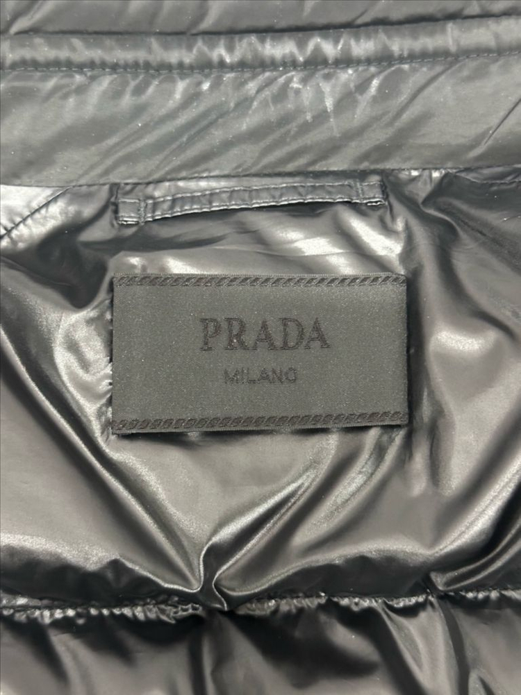 프라다 삼각로고 숏 패딩 자켓 48 이미지