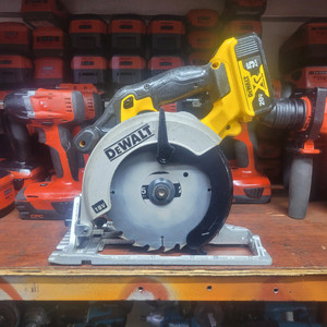 [정품]디월트충전원형톱 DCS391 충전스킬 본체만