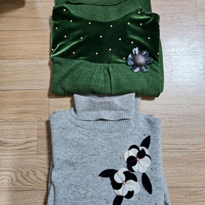 그린/회색 터틀넥 니트 2벌