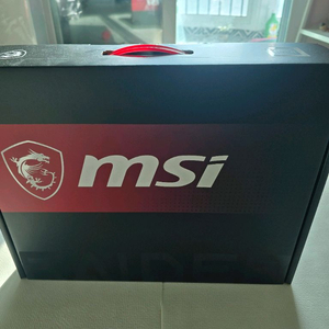 MSI 레이더 18 HX 코어Ultra9 프로세서, 지포스 RTX 5090 그래픽 카드, 64GB RAM, 4TB
