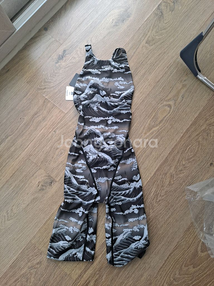 새상품 25년출시 스피도 선수용 여자 반전신 수영복--3