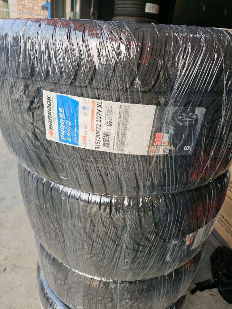 315/30R22 , 275/35R22 윈터타이어 판매합니다 이미지