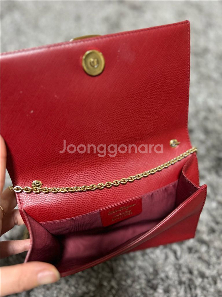 페라가모 지니백--1