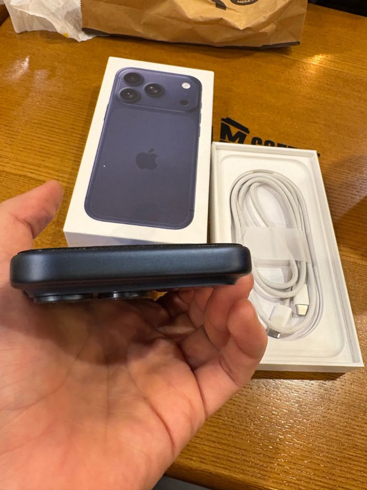 아이폰 17 프로 자급제 이미지