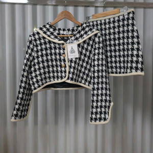 하운드투스 자켓 스커트 세트 새상품