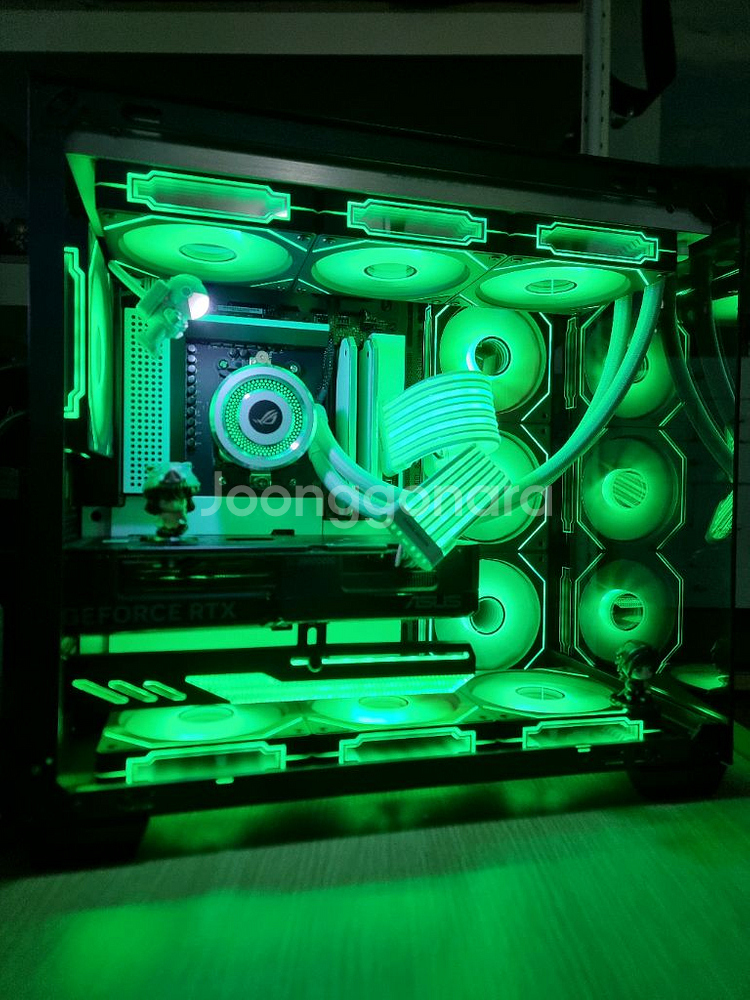 게이밍용 고사양 컴퓨터 5800X3D RTX 4070 판매합니다.--5