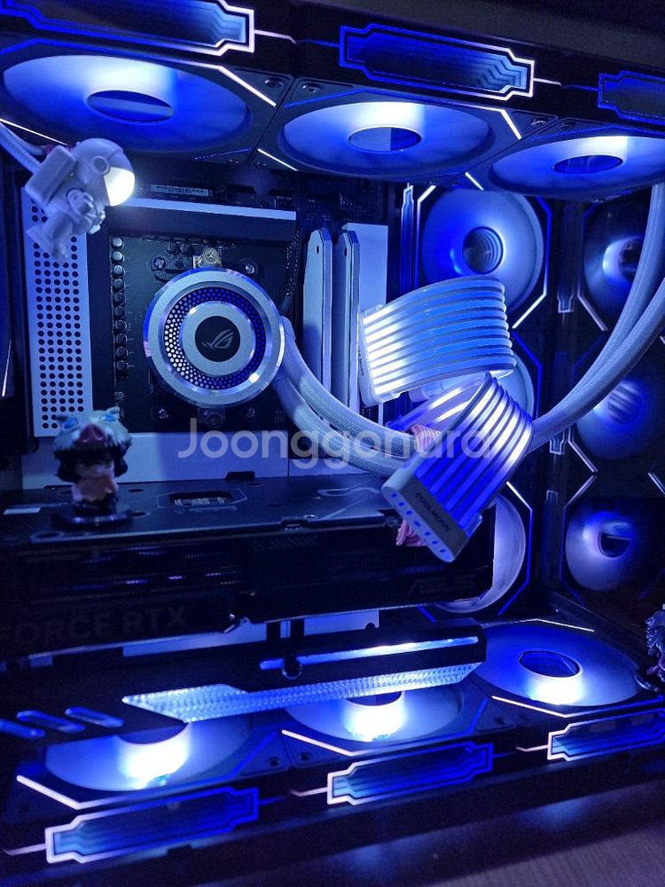게이밍용 고사양 컴퓨터 5800X3D RTX 4070 판매합니다.--7