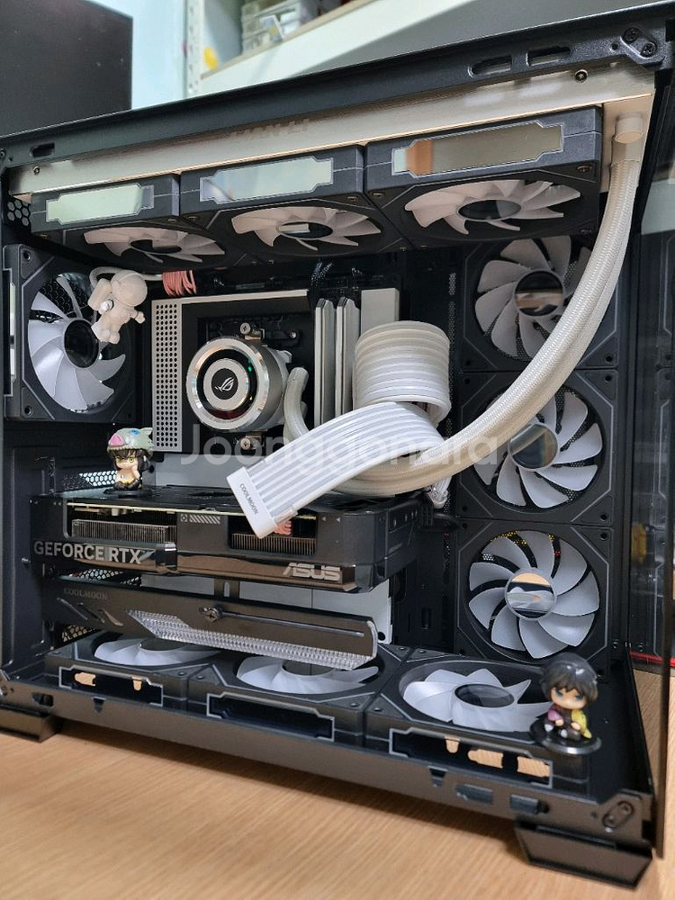 게이밍용 고사양 컴퓨터 5800X3D RTX 4070 판매합니다.--9