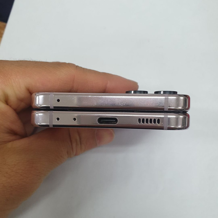 .갤럭시Z플립5 256GB 라벤더 SK AA급 무잔상 중고폰 042285 이미지