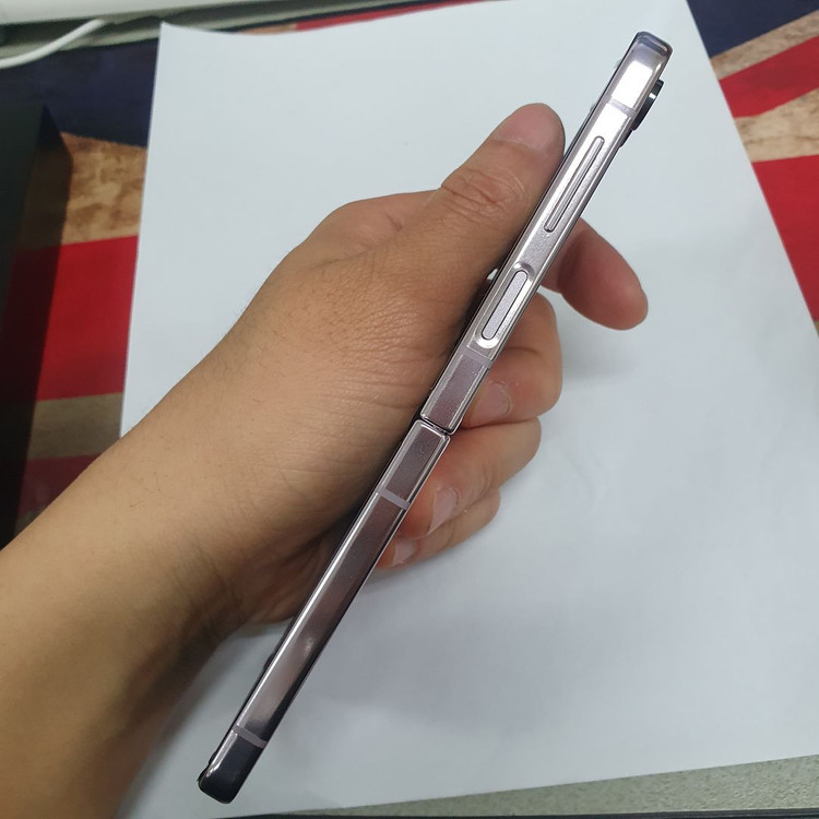 .갤럭시Z플립5 256GB 라벤더 SK AA급 무잔상 중고폰 042285 이미지