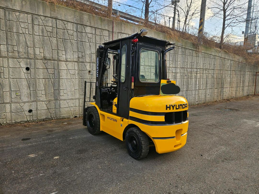 (중고지게차)현대 HDF30-II 디젤 3톤 지게차 (자동발, 사이드쉬프트, 반캐빈 ) 이미지