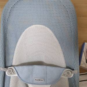 베이비뵨 바운서 메쉬 스카이블루 입니다.