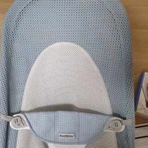 베이비뵨 바운서 메쉬 스카이블루 입니다.