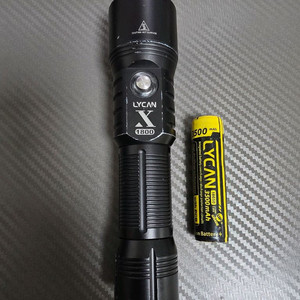 라이칸 X1800 다이빙 랜턴 및 라이칸 18650 배터리 이미지