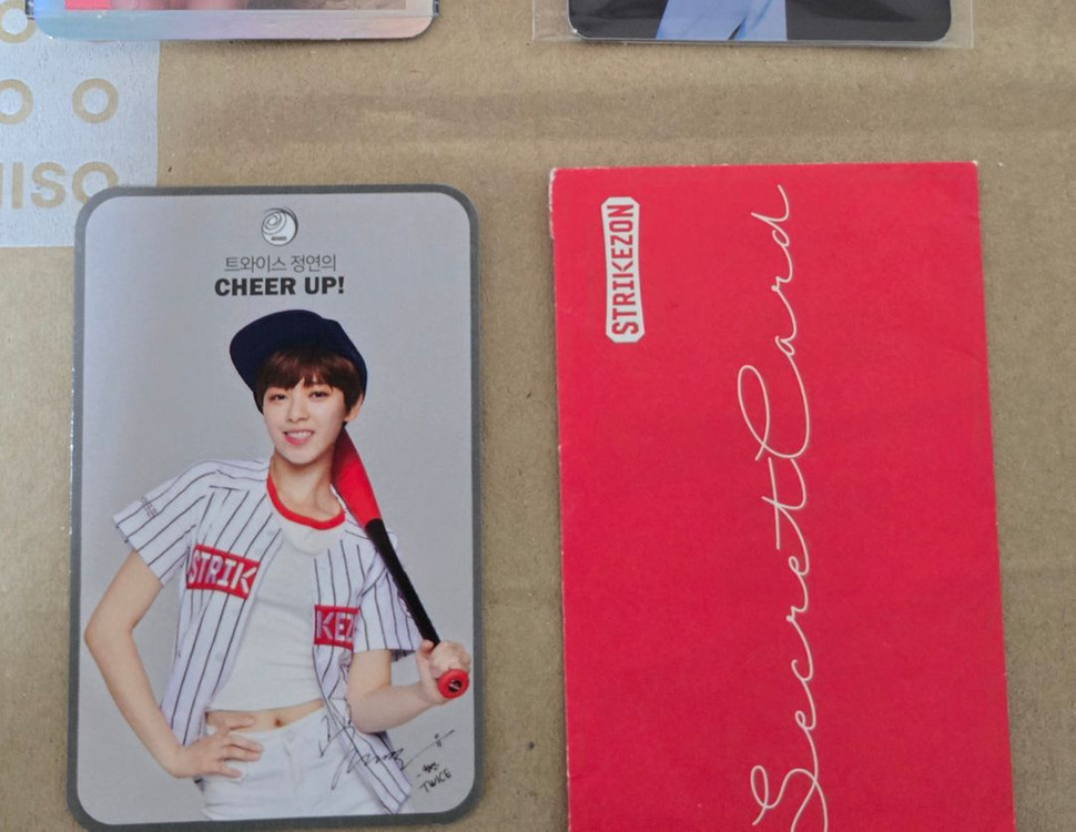 트와이스 스트라이크존 포카 정연(TWICE strikezone) 이미지