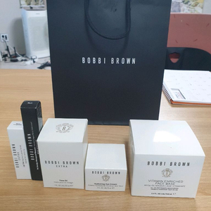 바비 브라운 기초 및 색조 화장품 판매합니다. 이미지