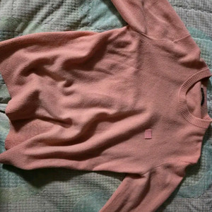 아크네 핑크 니트 s사이즈 남여공용