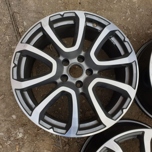 19인치 마세라티 휠 니로 셀토스 코나 베뉴 제네시스BH SM7