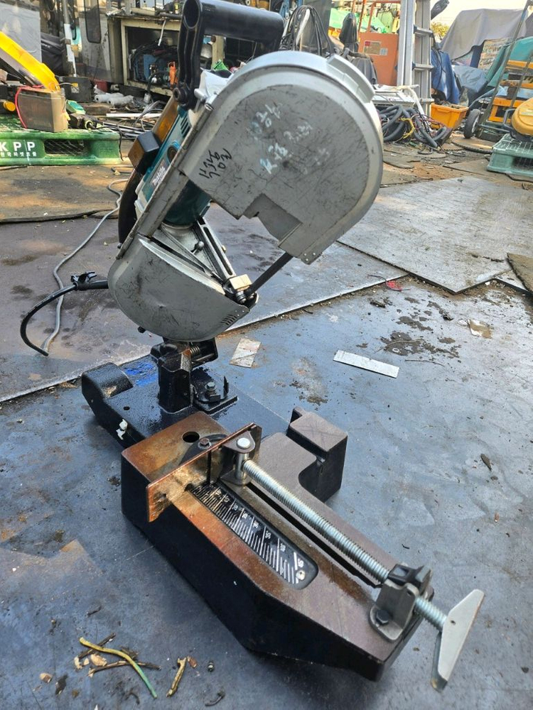 마끼다 금속절단기--1