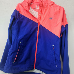 뉴발란스 여성 바람막이 90 이미지