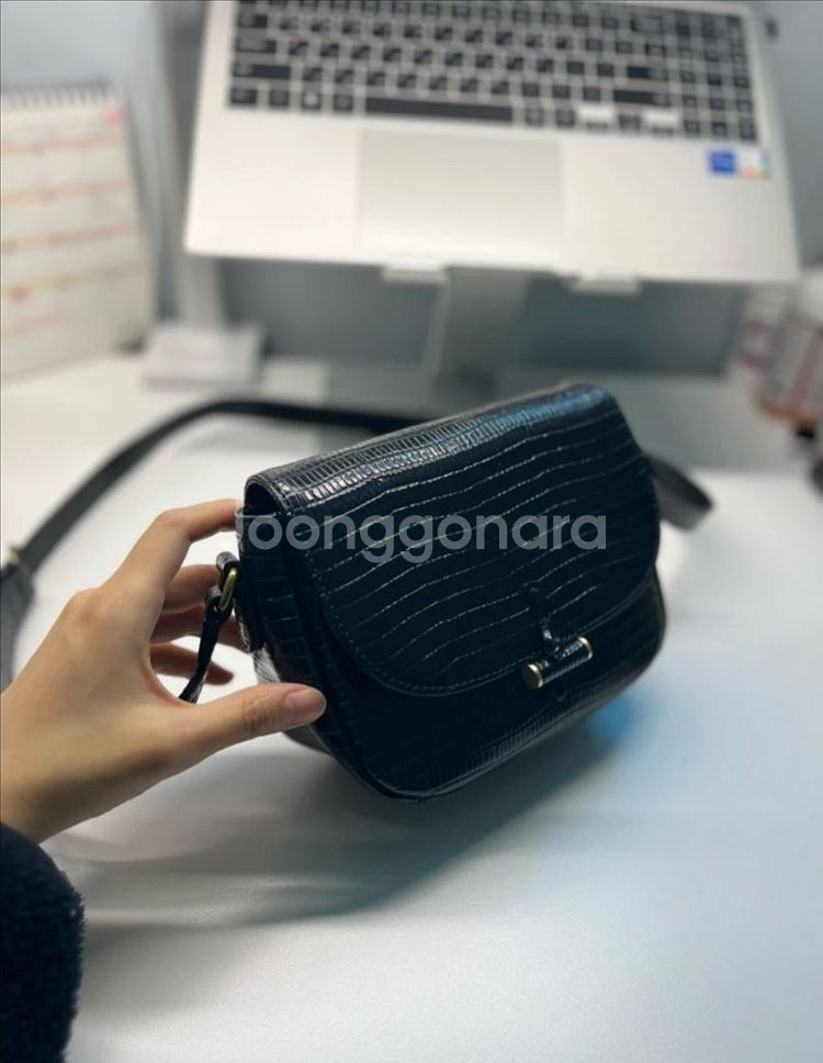 투티에 소가죽 크로스백--1