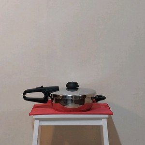 (중고)휘슬러 압력솥 팝니다(2.5리터)