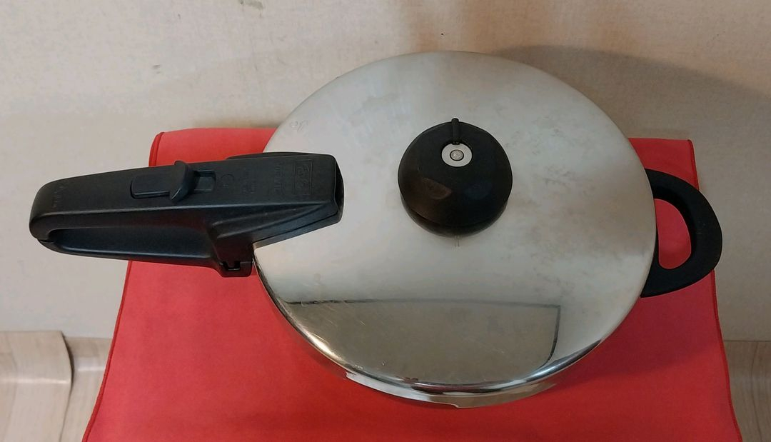 (중고)휘슬러 압력솥 팝니다(2.5리터)--1