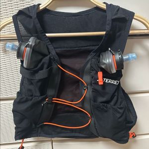 TERREX 트레일러닝 베스트 테크록 12L M사이즈 러닝조끼