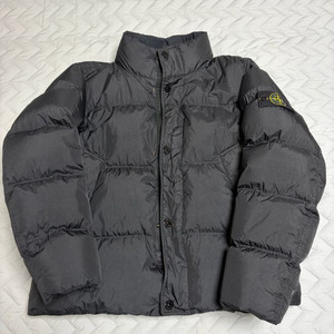 스톤아일랜드 크링클랩스 논후드 25FW 블랙 패딩 L 팝니다