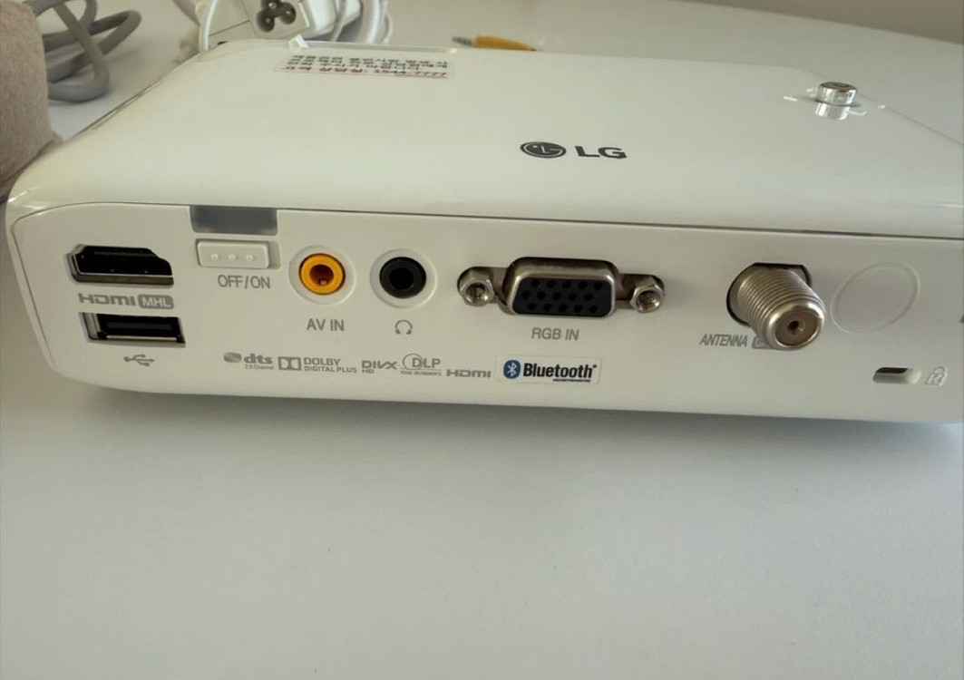 LG 시네빔 PH550 미니 빔프로젝터--1