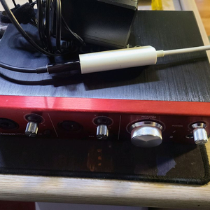 포커스라이트 클라렛 2pre 썬더볼트 팝니다. 이미지