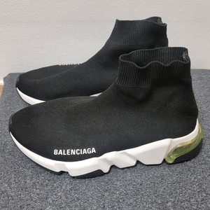 발렌시아가 스피드러너 블랙 230