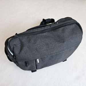 인케이스 슬링백