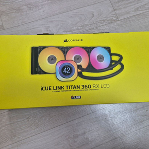 iCUE LINK TITAN 360 RX LCD + lx120 4개