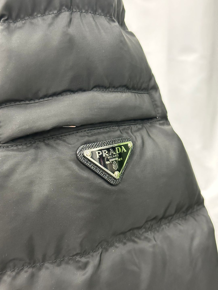 [정품] 프라다 삼각로고 다운 숏 패딩 자켓 48사이즈 이미지