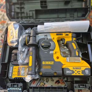 디월트 dch273 로타리해머드릴입니다