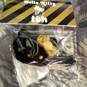 성수 팝업 TBH 헬로키티 헤어핀 머리핀 새상품