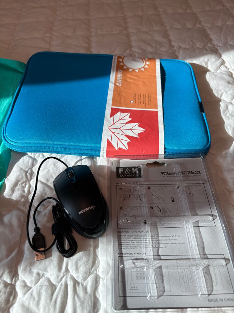 뉴비아 노트북 파우치 + 마우스 + 잠금장치--1