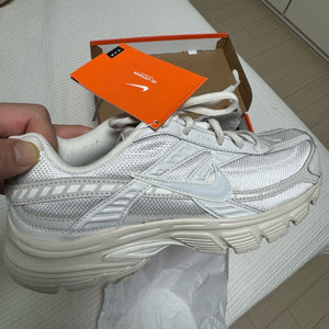 나이키 이니시에이터 235 새상품