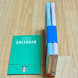 새상품)스타벅스 2022 조이풀 다이어리플래너+탁상달력 세트 프리퀀시굿즈