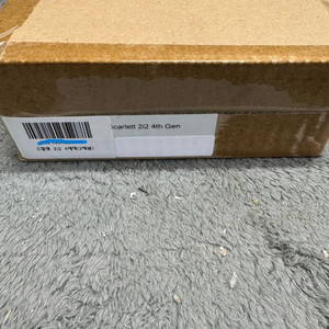스칼렛 2i2 4세대 미개봉 스칼렛2i2 4세대 새상품 판매 포커스라이트 이미지