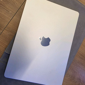 애플 맥북 에어 2022 13인치 m2 8기가/256기가 판매