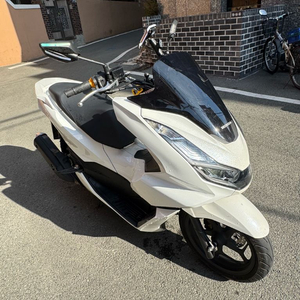 혼다 PCX125 흰색 스쿠터