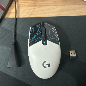 로지텍 G304 LIGHTSPEED WIRELESS KDA에디션