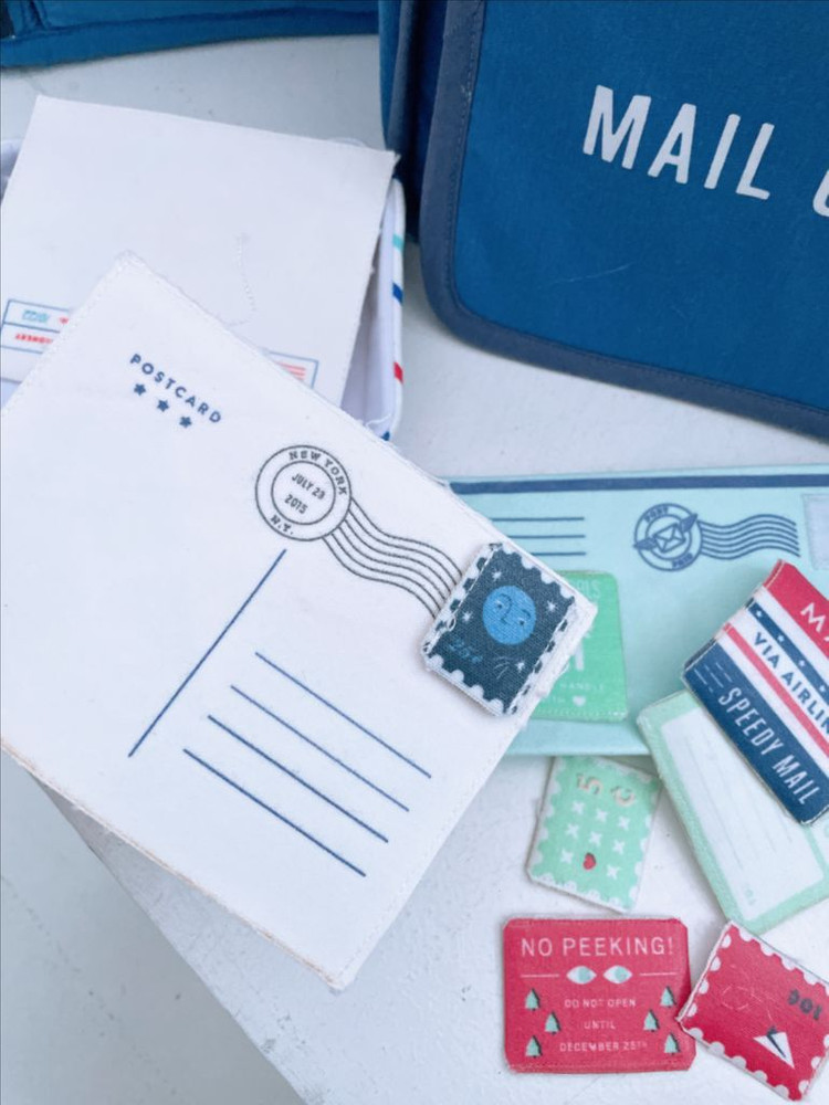 Crate and barrel 우체국 놀이 세트--4